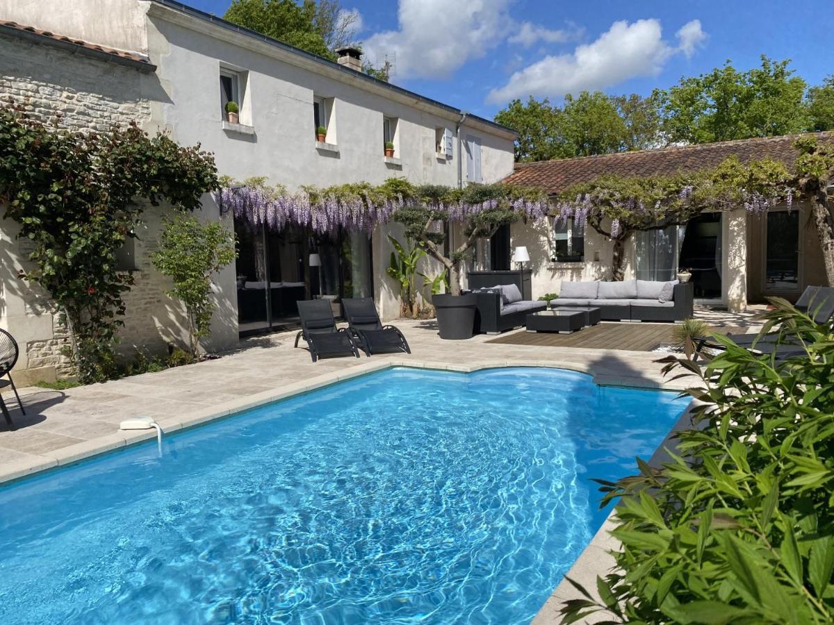Le Logis De La Brumanderie - Saintes Fontcouverte  Luaran gambar
