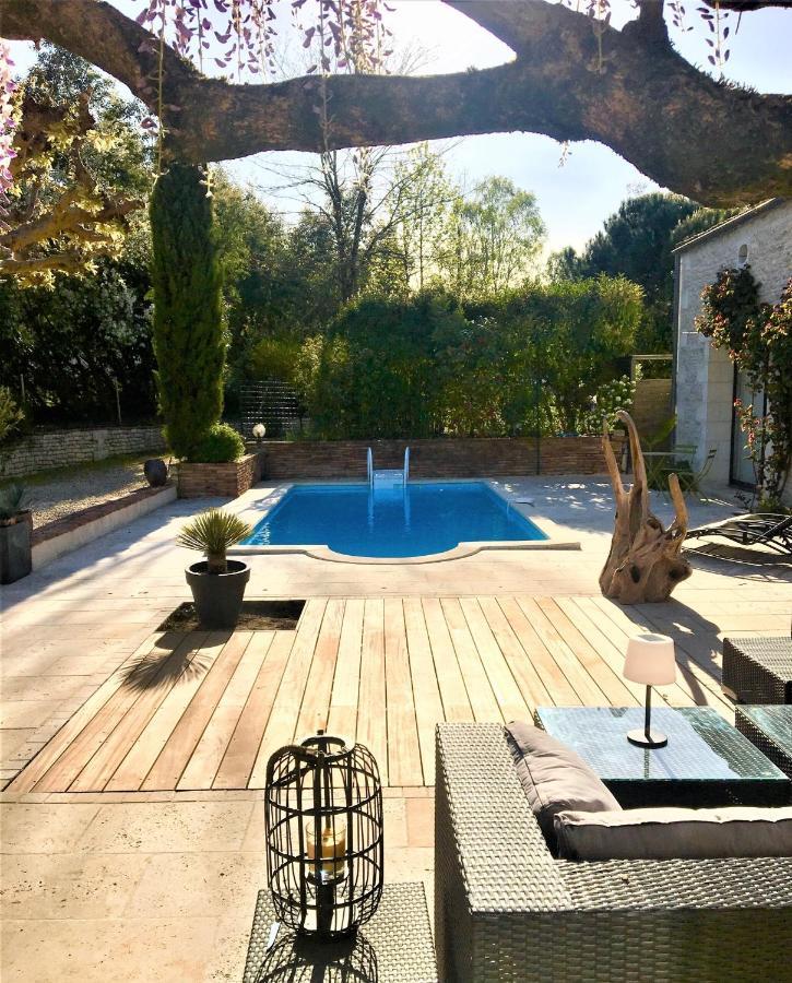 Le Logis De La Brumanderie - Saintes Fontcouverte  Luaran gambar