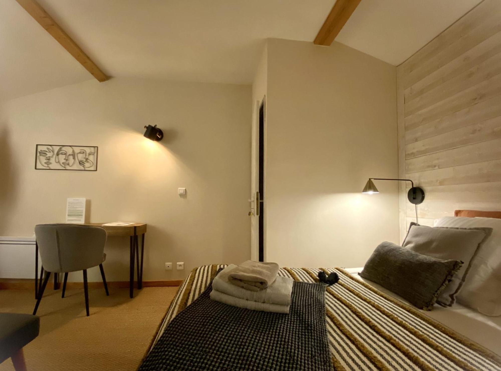 Le Logis De La Brumanderie - Saintes Fontcouverte  Bilik gambar