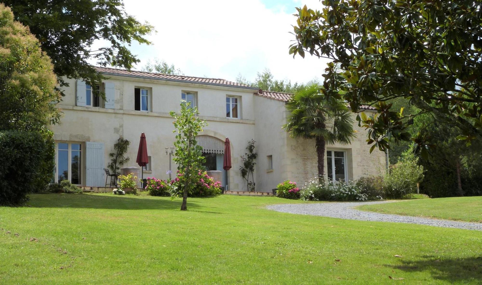 Le Logis De La Brumanderie - Saintes Fontcouverte  Luaran gambar